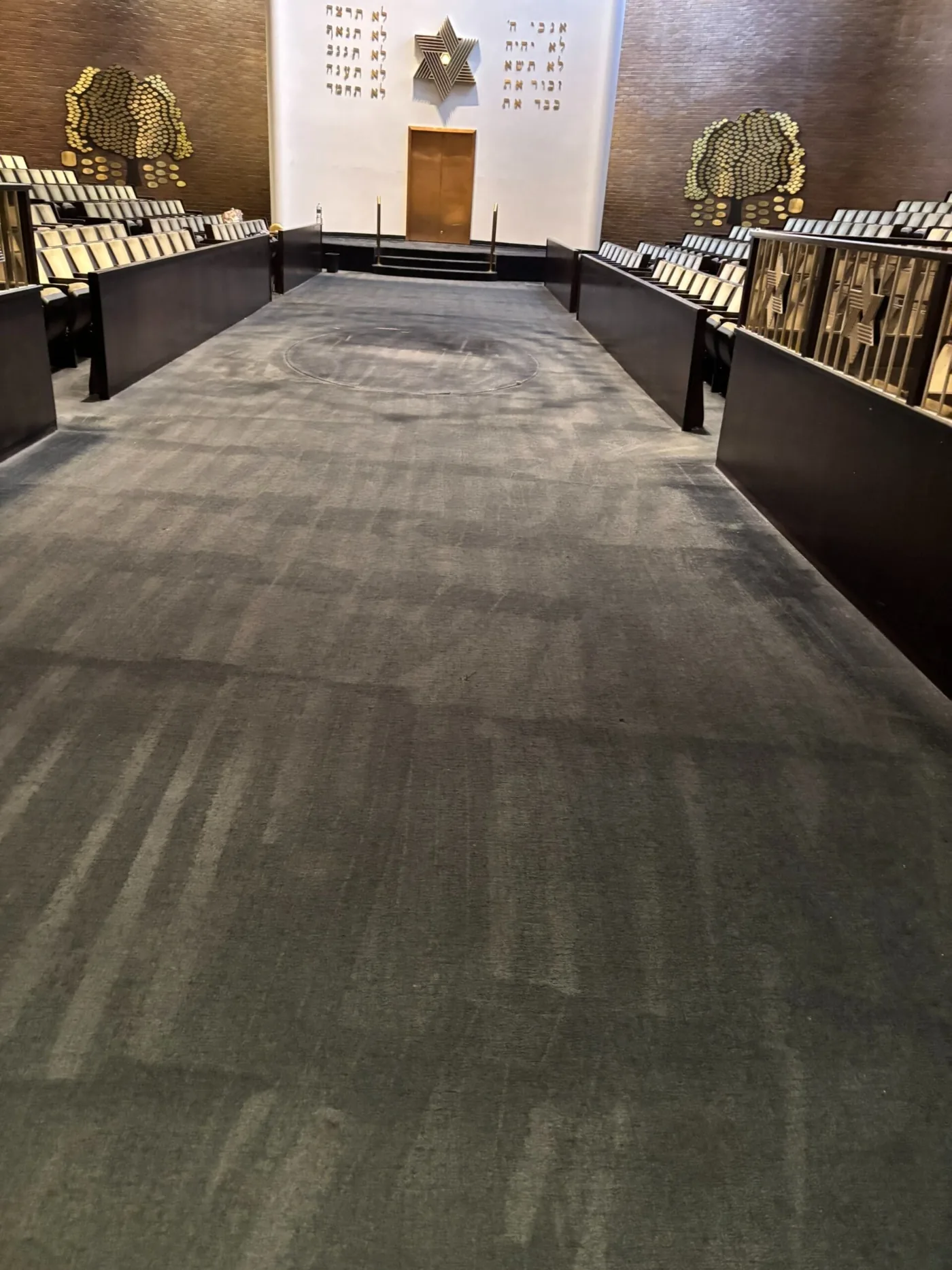 Commercial synagogue carpet cleaning service inside a Staten Island NY worship facility.
